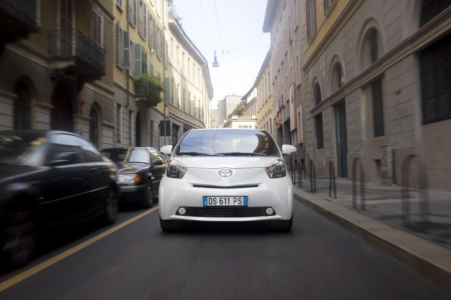  Toyota iQ 2008 года  (фото 194 из 225)